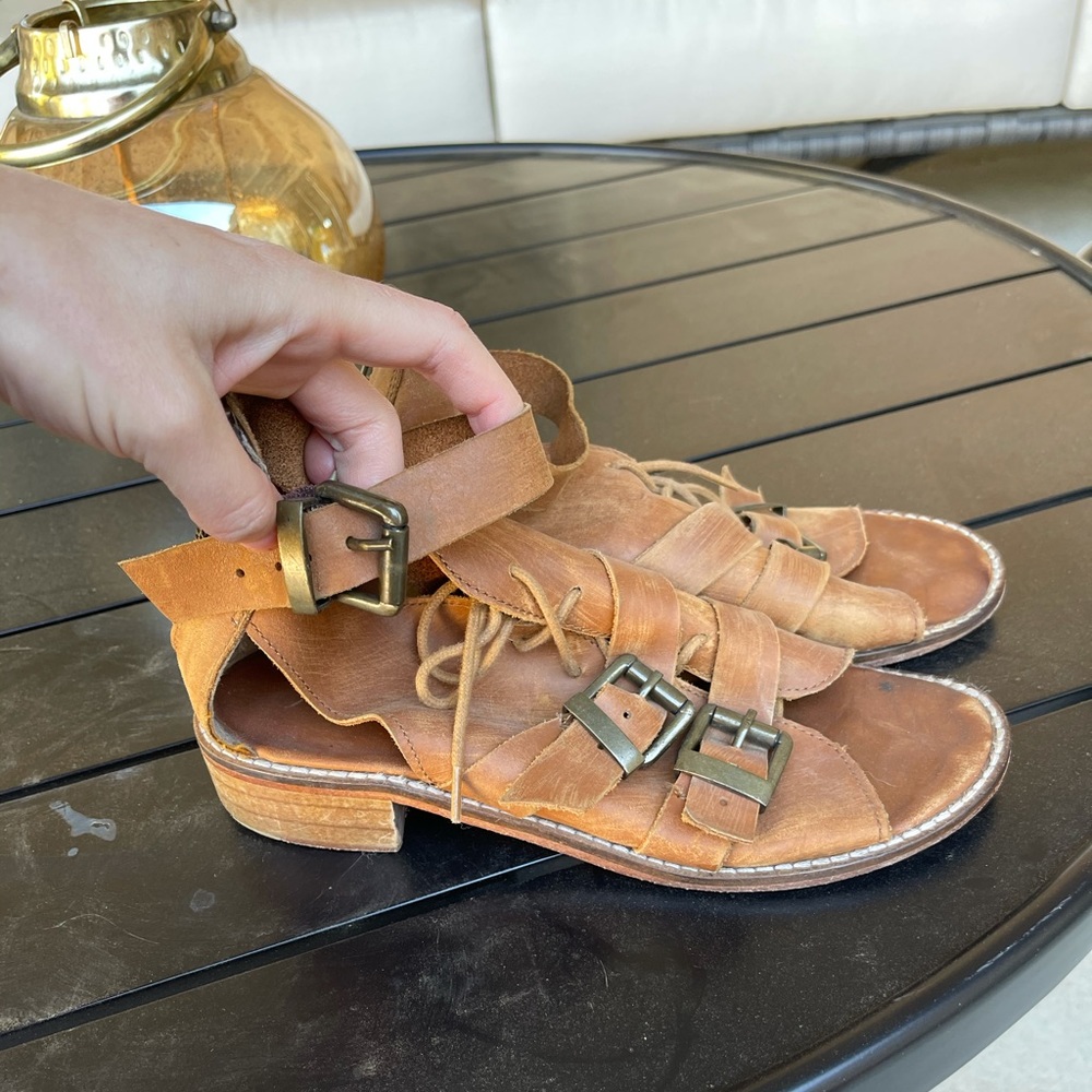 Buckle sandals with lace up front